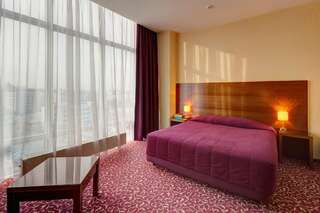 Гостиница Гранд Отель  Казань Полулюкс с кроватью размера «king-size» и панорамным видом-1